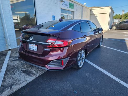 Used 2018 Honda Clarity Plug-In Hybrid image 4