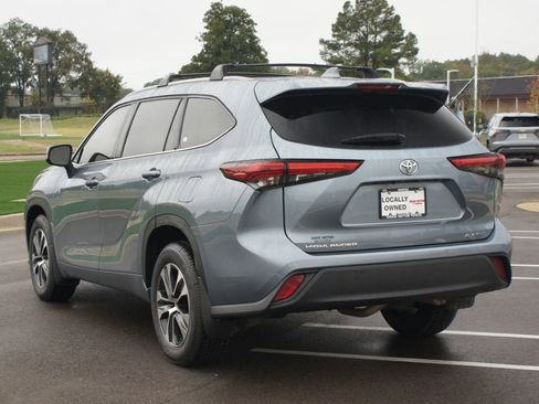 Used 2022 Toyota Highlander XLE image 16