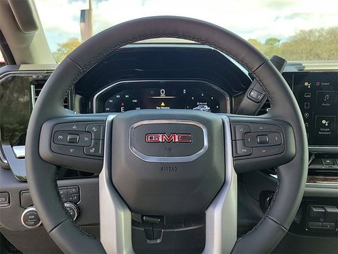 New 2025 GMC Sierra 1500 SLE w/ X31 Off-Road Package image 13