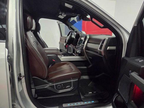 Used 2017 Ford F450 Platinum image 8