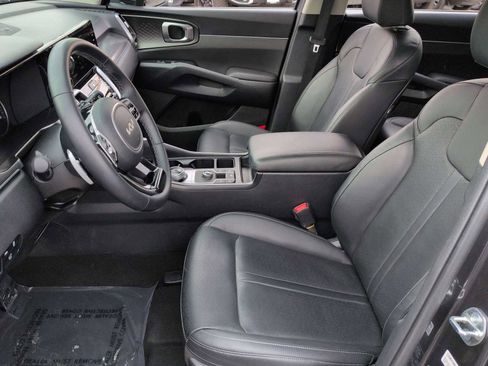 Used 2023 Kia Sorento EX w/ Panoramic Sunroof Package image 17