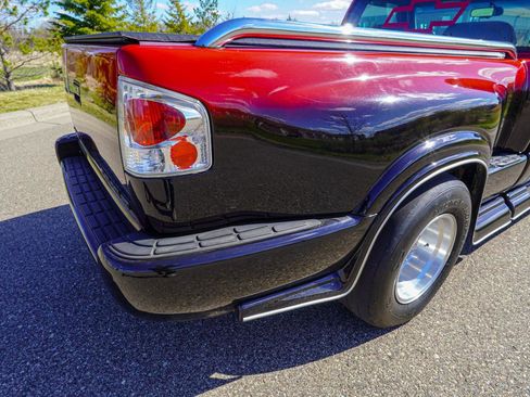 Used 1997 Chevrolet S10 Pickup LS w/ Preferred Equipment Group RWD image 13