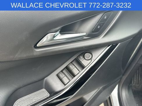 Used 2026 Chevrolet Equinox LT w/ Safety and Technology Package FWD image 15