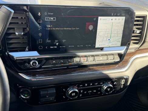 Used 2024 GMC Sierra 1500 SLE w/ Preferred Package image 18