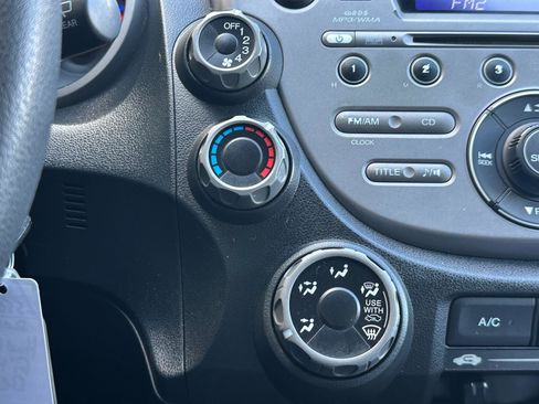 Used 2011 Honda Fit image 28