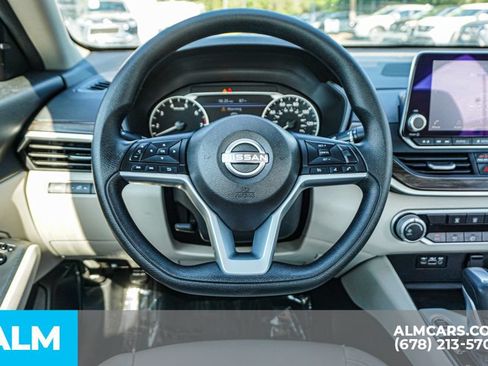 Used 2025 Nissan Altima 2.5 SV FWD image 27