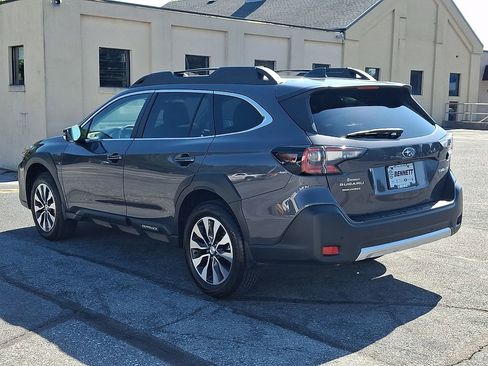 Used 2025 Subaru Outback Limited AWD/4WD image 4