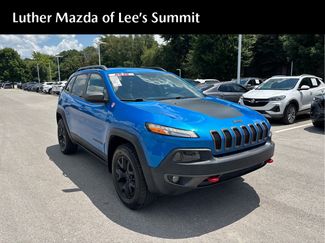 Used 2017 Jeep Cherokee Trailhawk AWD/4WD video 1