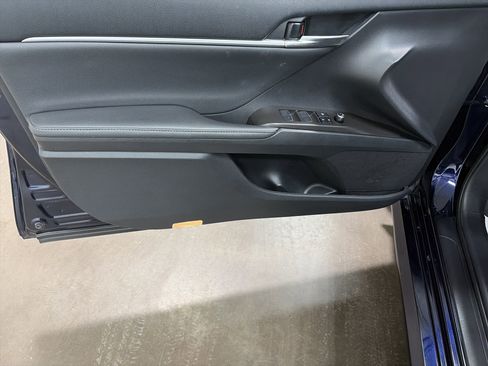 Used 2022 Toyota Camry XLE image 13