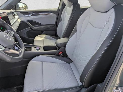 New 2026 Volkswagen Tiguan SE R-Line FWD image 22