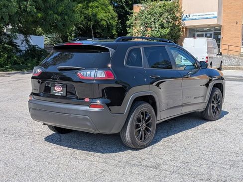 Used 2023 Jeep Cherokee Altitude Lux AWD/4WD image 3
