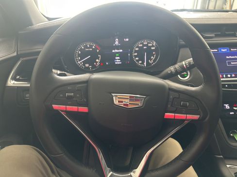 Used 2021 Cadillac XT6 Luxury FWD image 28