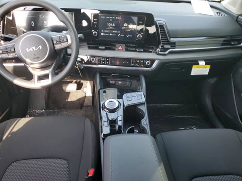 Certified 2025 Kia Sportage LX AWD/4WD image 24