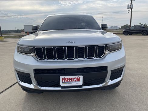 Used 2023 Jeep Grand Cherokee L Laredo image 9