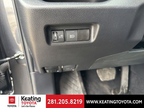 Used 2025 Toyota RAV4 XLE image 12