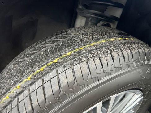 Certified 2024 Chevrolet Traverse LT image 24