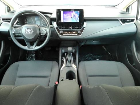 Used 2025 Toyota Corolla LE FWD image 2