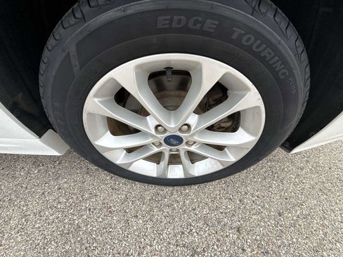 Used 2019 Ford Fusion Energi Titanium FWD image 31