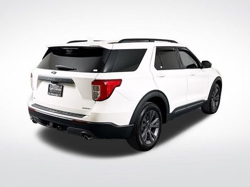 Used 2023 Ford Explorer XLT w/ Equipment Group 202A image 7
