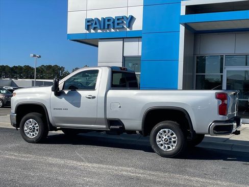 Used 2023 Chevrolet Silverado 2500 LT w/ Convenience Package image 3