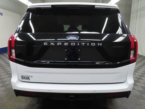 Used 2025 Ford Expedition Active image 42