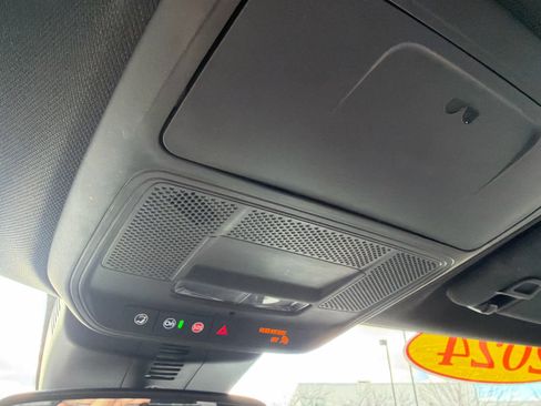 Used 2024 GMC Acadia Elevation image 34