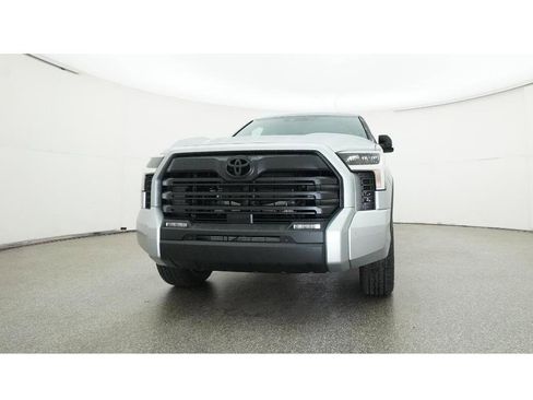 New 2026 Toyota Tundra SR5 AWD/4WD image 31