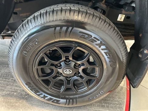 Used 2020 Toyota Tacoma SR w/ SX Package AWD/4WD image 8