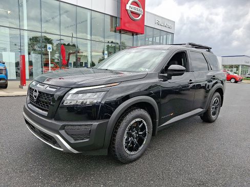 New 2025 Nissan Pathfinder Rock Creek image 2