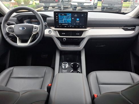 New 2026 Ford Explorer Active w/ Active Comfort Package RWD image 15