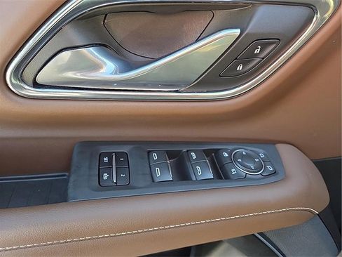 Used 2023 Chevrolet Tahoe High Country image 17