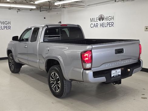 Used 2017 Toyota Tacoma TRD Sport w/ Tow Package image 11