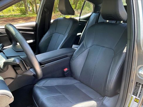 Used 2025 Toyota Camry XSE FWD image 18