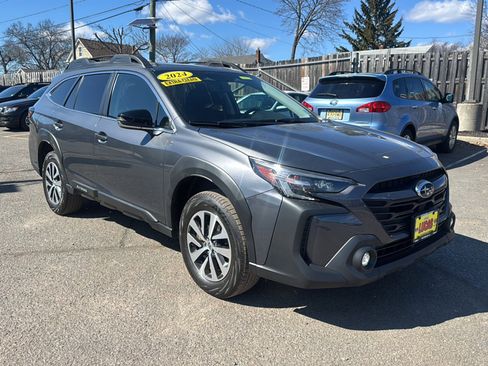 Used 2024 Subaru Outback Premium image 4