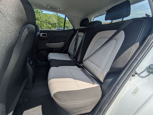 Used 2025 Hyundai Venue SEL FWD image 22