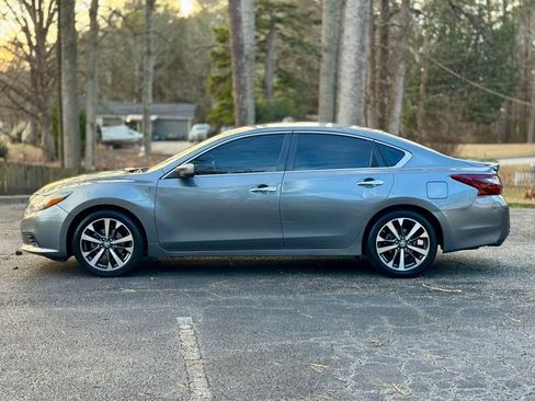 Used 2017 Nissan Altima 2.5 SR image 5