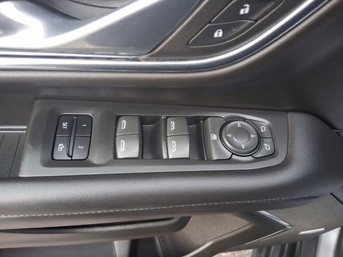 Used 2023 Chevrolet Suburban LT image 24