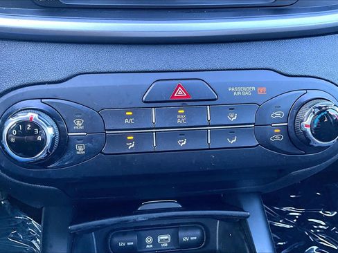 Used 2019 Kia Sorento L FWD image 32