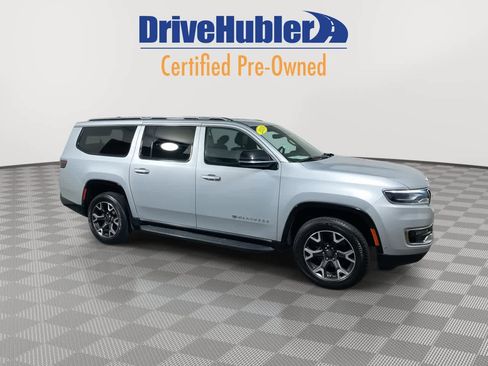 Used 2024 Jeep Wagoneer L Series III w/ Flexible Seating Group image 8