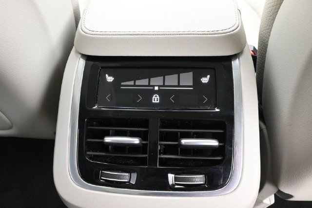 Used 2024 Volvo XC90 B5 Plus w/ Protection Package AWD/4WD image 32