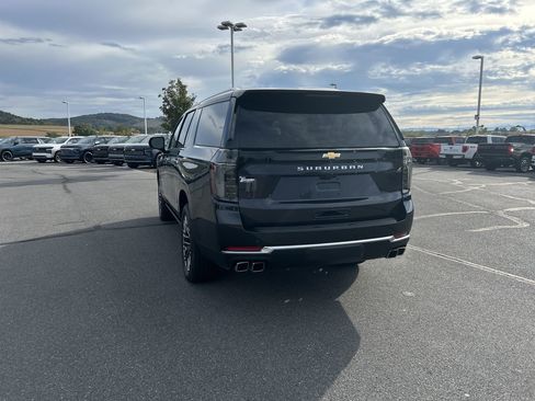 New 2025 Chevrolet Suburban High Country image 5