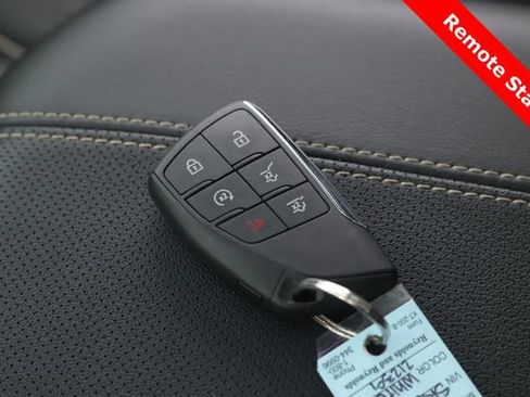 Used 2025 GMC Yukon Elevation w/ Technology Package AWD/4WD image 3