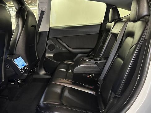 Used 2023 Tesla Model Y Long Range AWD/4WD image 21