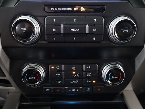 Used 2020 Ford F150 Lariat w/ Equipment Group 502A Luxury AWD/4WD image 54