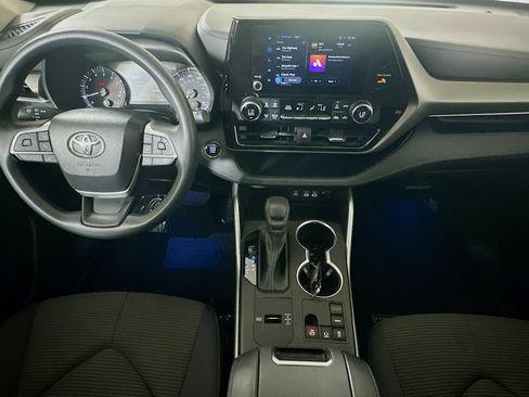 Used 2023 Toyota Highlander L FWD image 27