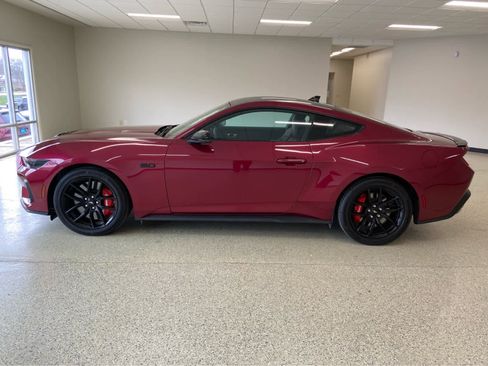 Used 2025 Ford Mustang GT Premium RWD image 12