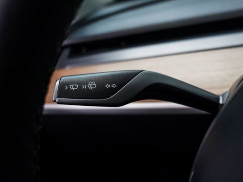 Used 2023 Tesla Model Y Long Range AWD/4WD image 16