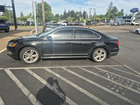 Used 2014 Volkswagen Passat 1.8T SEL Premium FWD image 4