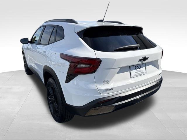 Used 2024 Chevrolet Trax ACTIV w/ Sunroof Package FWD image 6