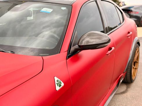 Used 2017 Alfa Romeo Giulia Quadrifoglio RWD image 7